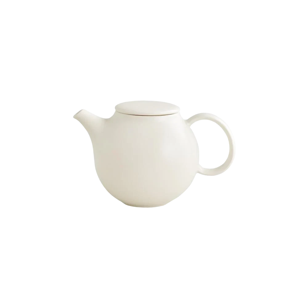 Kinto PEBBLE Teapot – Japanese porcelain teapot, matte white with organic rounded form