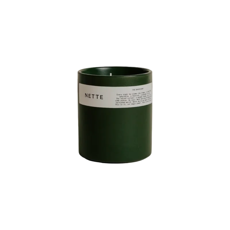 Nette The Magician Scented Candle – ceramic vessel in forest green with sandalwood and palo santo